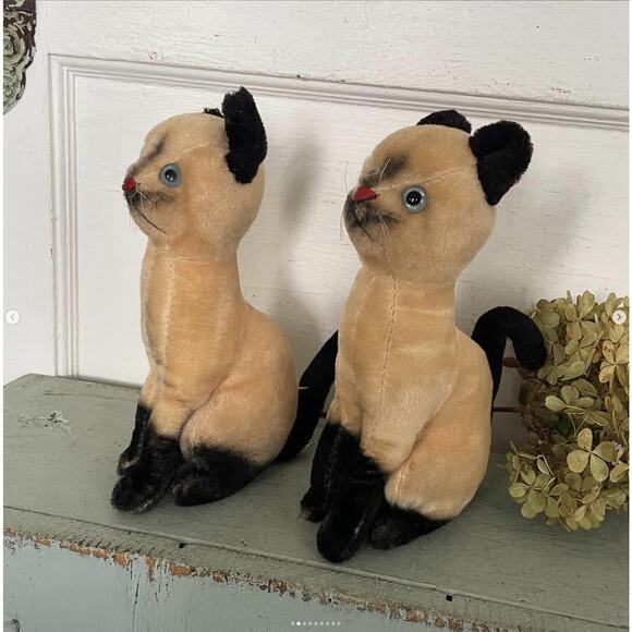 Vintage Dakin Siamese Cat Mohair Plush Blue Eyes Fishing Wire Whiskers PAIR - Picture 2 of 8
